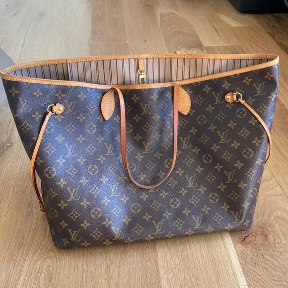 Louis Vuitton Neverfull GM - Picture 8 of 15